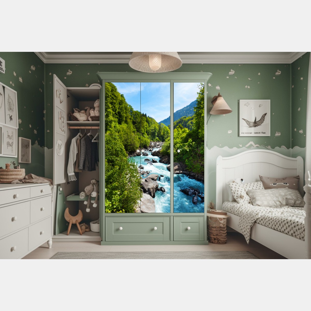 Naklejka na szafę górska rzeka w bujnej zieleni – Wallissimo® Naklejka na szafę górska rzeka w bujnej zieleni – Wallissimo®