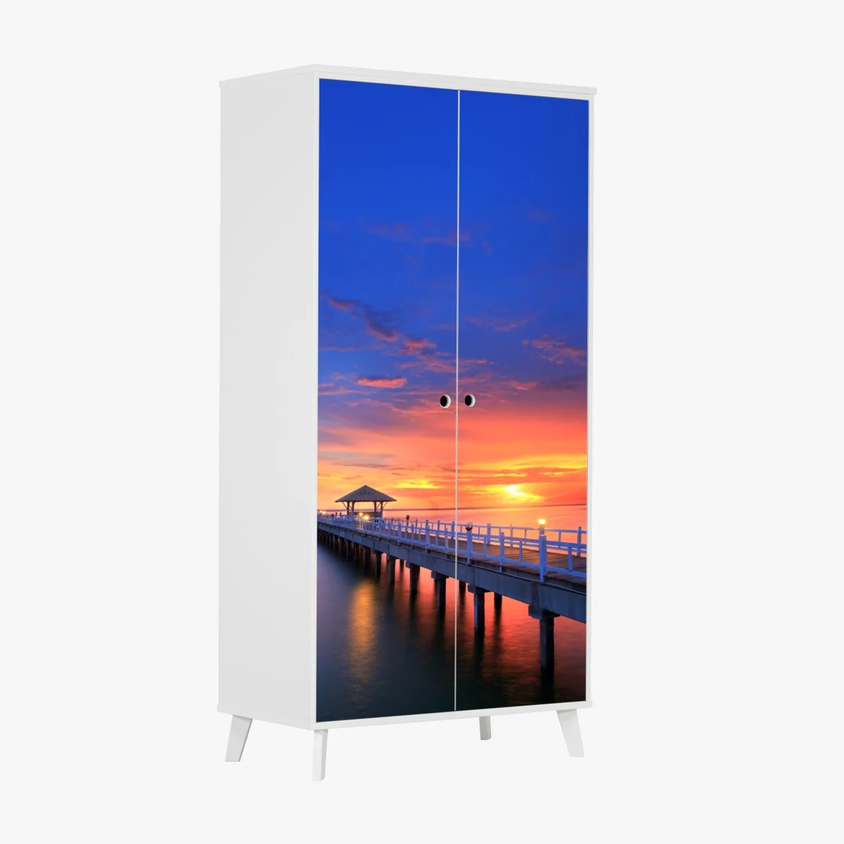 Naklejka na szafę molo o zachodzie słońca nad plażą – Wallissimo® Naklejka na szafę molo o zachodzie słońca nad plażą – Wallissimo®