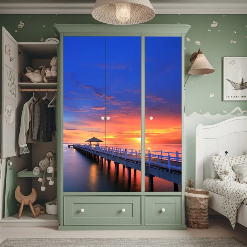 Naklejka na szafę molo o zachodzie słońca nad plażą – Wallissimo® Naklejka na szafę molo o zachodzie słońca nad plażą – Wallissimo®