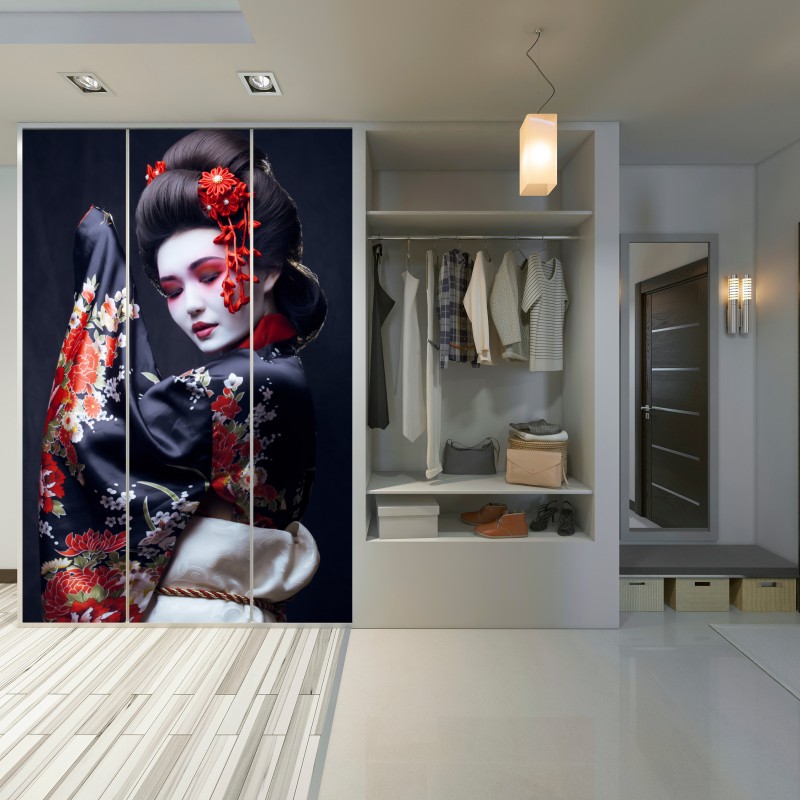 Naklejka na szafę elegancki portret gejszy w czerwonym i czarnym kimonie – Wallissimo® Naklejka na szafę elegancki portret gejszy w czerwonym i czarnym kimonie – Wallissimo®