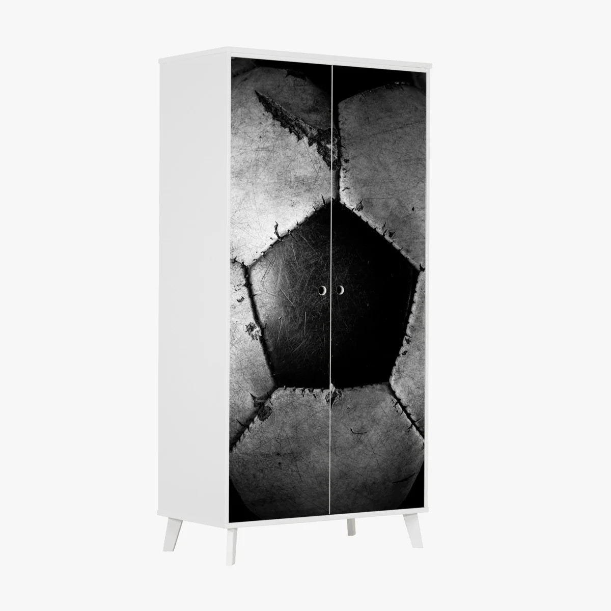 Naklejka na szafę zniszczona piłka nożna - zbliżenie – Wallissimo® Naklejka na szafę zniszczona piłka nożna - zbliżenie – Wallissimo®