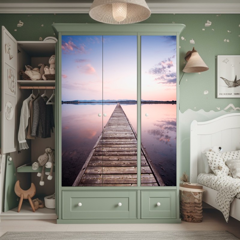 Naklejka na szafę pomost prowadzący w stronę horyzontu o zachodzie słońca – Wallissimo® Naklejka na szafę pomost prowadzący w stronę horyzontu o zachodzie słońca – Wallissimo®