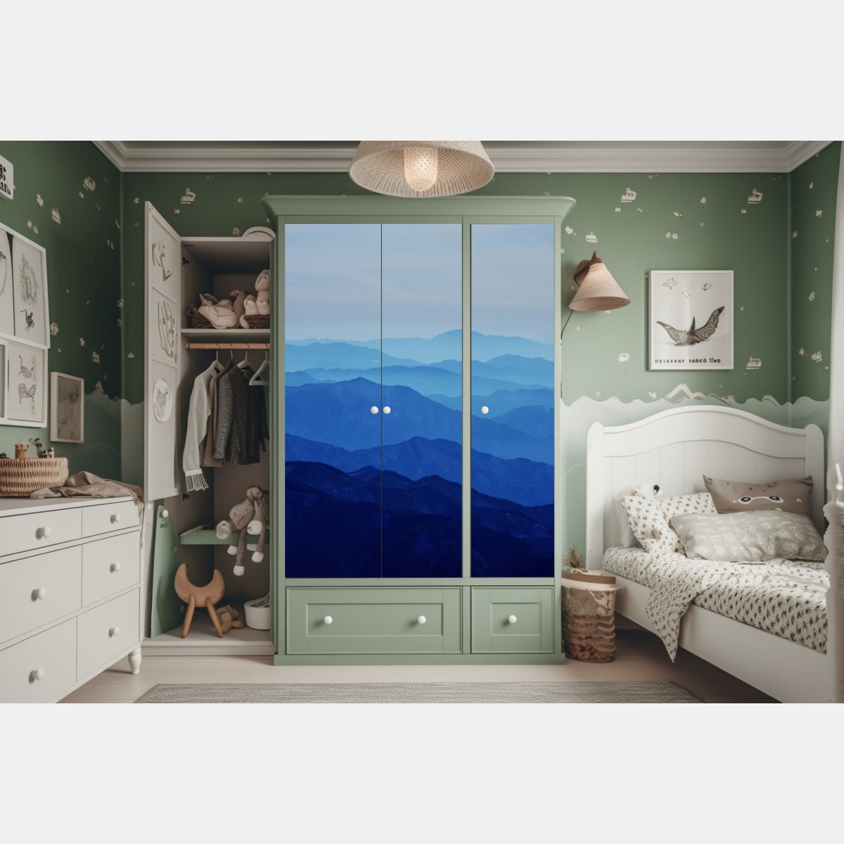 Naklejka na szafę mglista niebieska panorama gór – Wallissimo® Naklejka na szafę mglista niebieska panorama gór – Wallissimo®