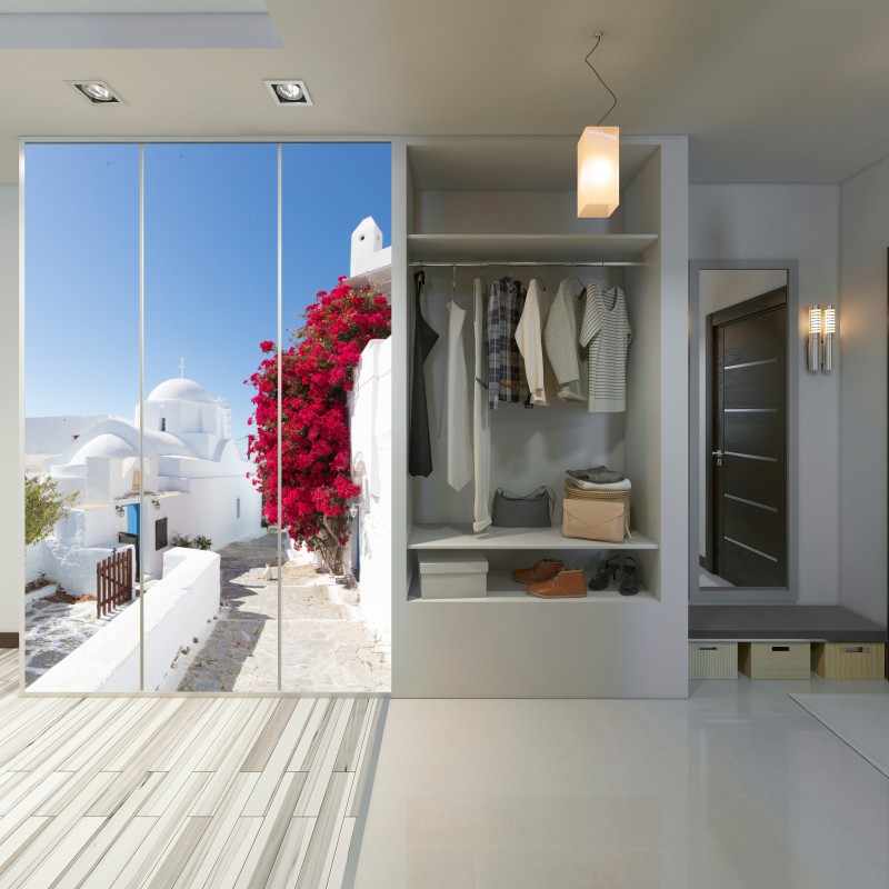 Naklejka na szafę słoneczna ulica wyspy z bujną bugenwillą – Wallissimo® Naklejka na szafę słoneczna ulica wyspy z bujną bugenwillą – Wallissimo®