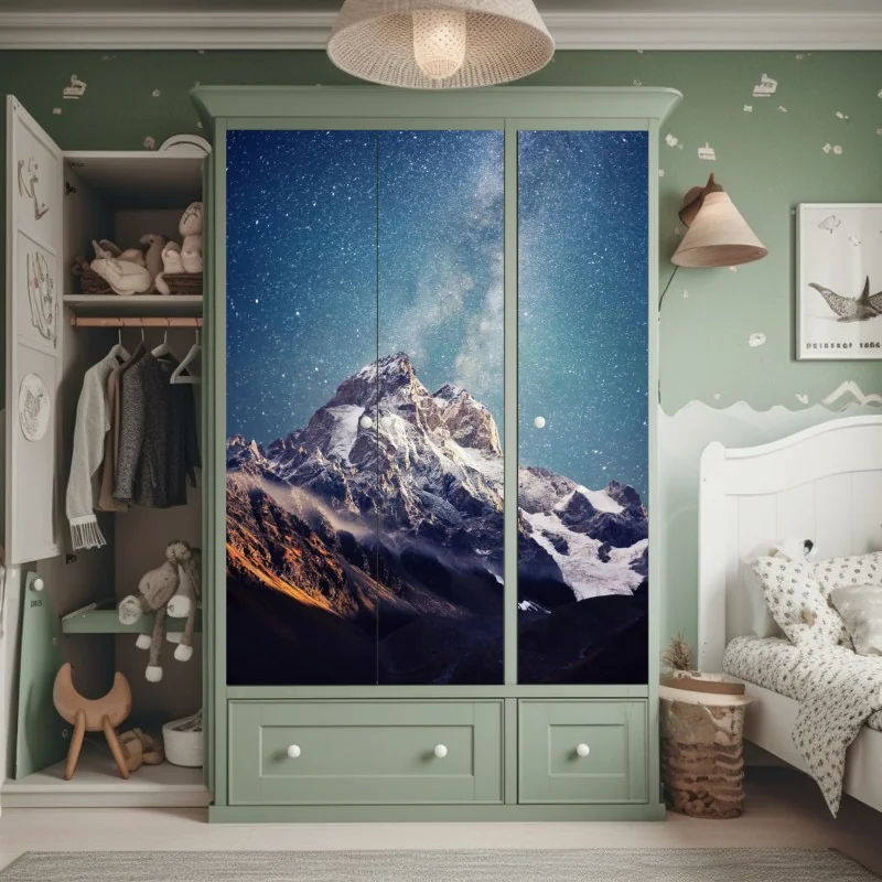 Naklejka na szafę poranny las skąpany w słońcu – Wallissimo®