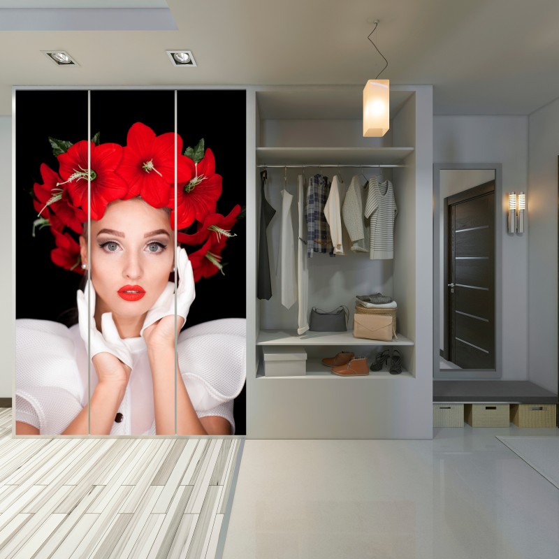 Naklejka na szafę elegancki portret z wiankiem z czerwonych kwiatów – Wallissimo® Naklejka na szafę elegancki portret z wiankiem z czerwonych kwiatów – Wallissimo®