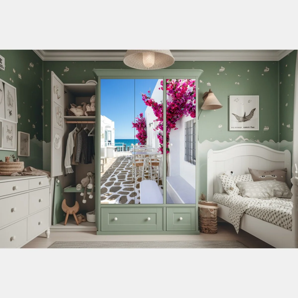 Naklejka na szafę słoneczna śródziemnomorska alejka z bugenwillą – Wallissimo® Naklejka na szafę słoneczna śródziemnomorska alejka z bugenwillą – Wallissimo®