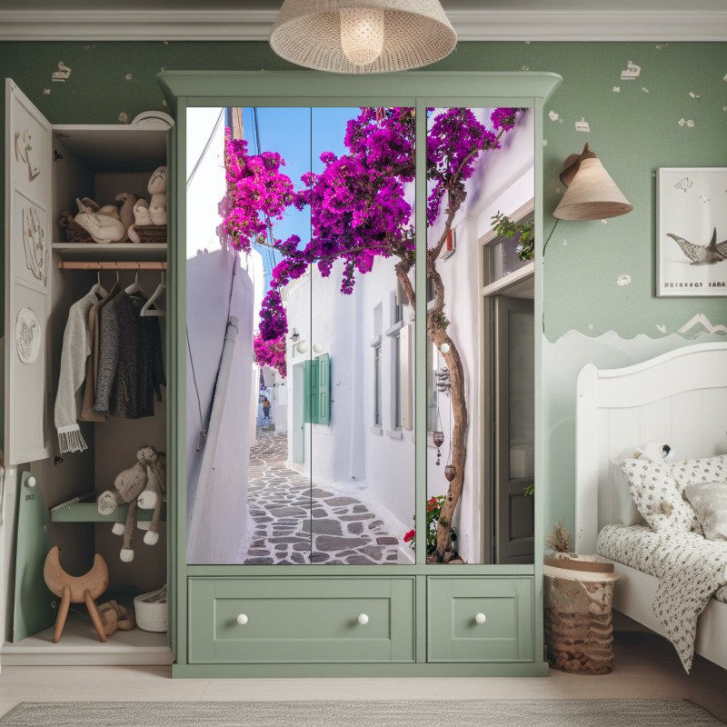 Naklejka na szafę słoneczna uliczka grecka z bugenwillą – Wallissimo®