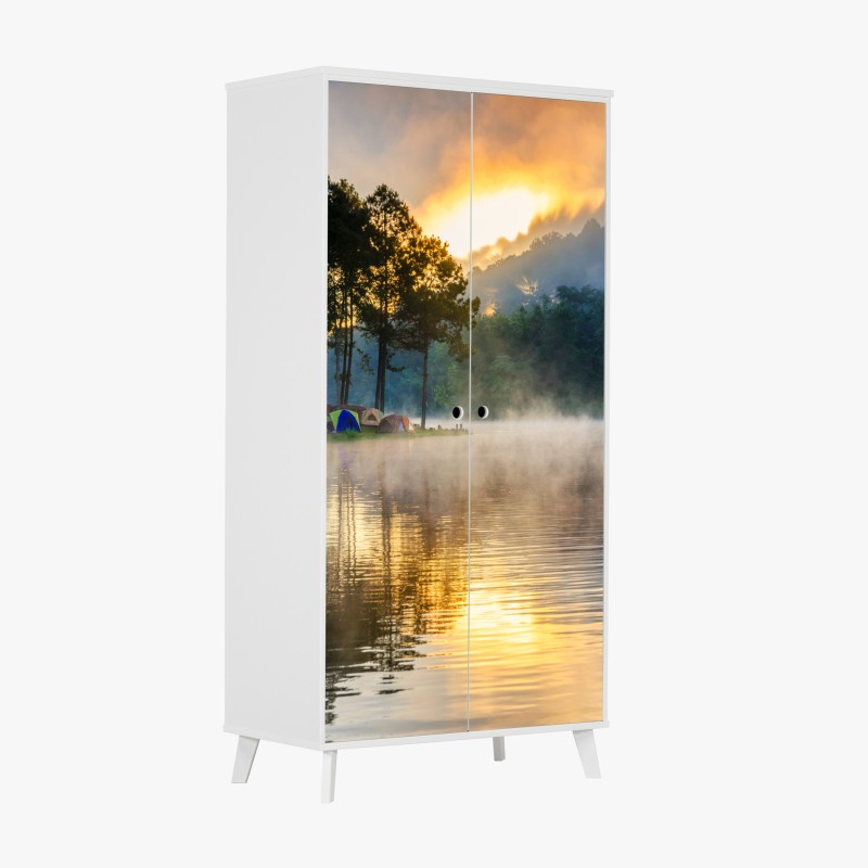 Naklejka na szafę karawana wielbłądów o zachodzie słońca na pustyni – Wallissimo®