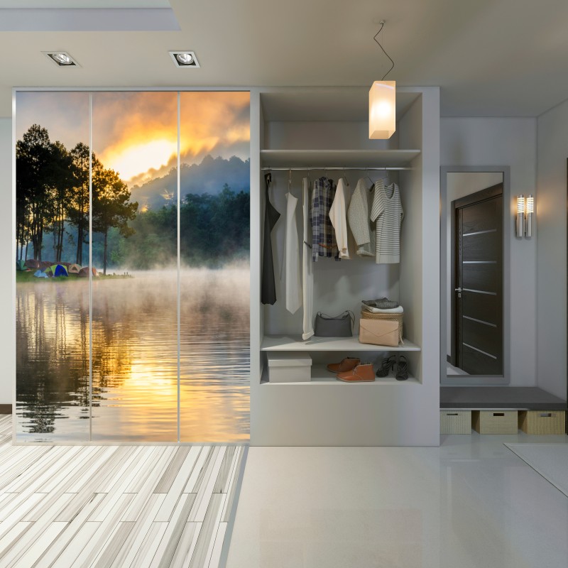 Naklejka na szafę poranna mgła nad jeziorem Pang Oung, Mae Hong Son – Wallissimo® Naklejka na szafę poranna mgła nad jeziorem Pang Oung, Mae Hong Son – Wallissimo®