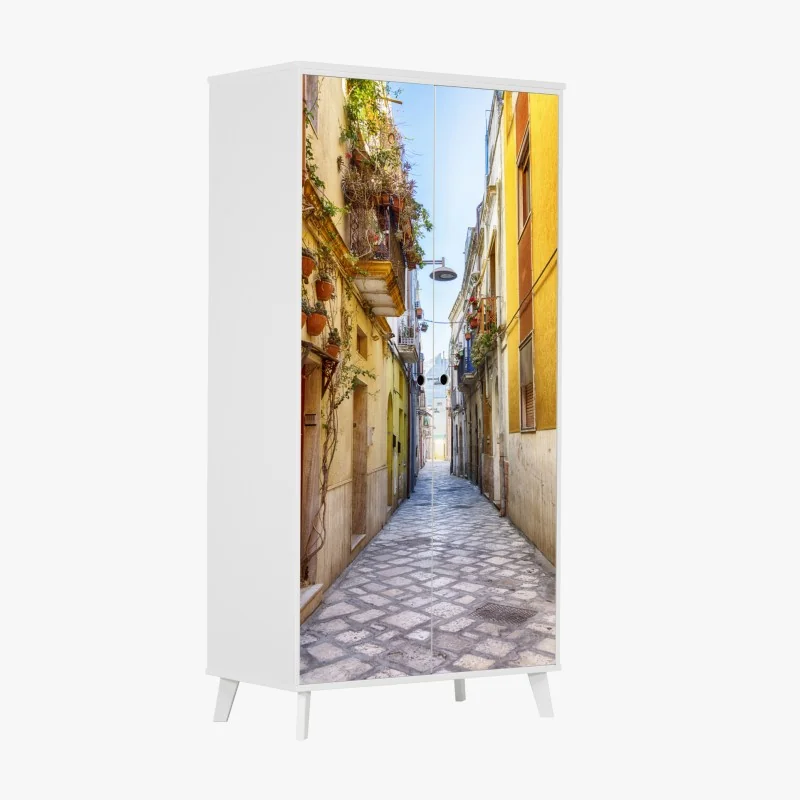 Naklejka na szafę słoneczna uliczka w Brindisi