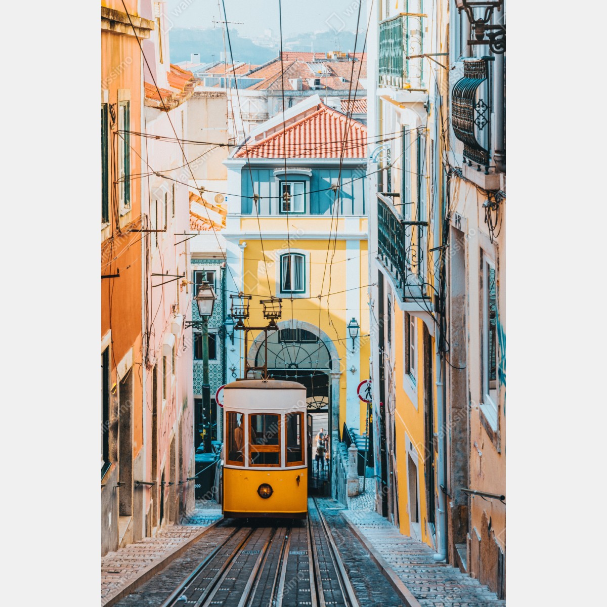 Naklejka na szafę kolorowy tramwaj bica w Lizbonie – Wallissimo® Naklejka na szafę kolorowy tramwaj bica w Lizbonie – Wallissimo®