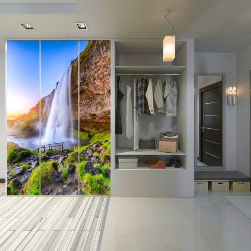 Naklejka na szafę Seljalandsfoss wodospad o zachodzie słońca – Wallissimo® Naklejka na szafę Seljalandsfoss wodospad o zachodzie słońca – Wallissimo®