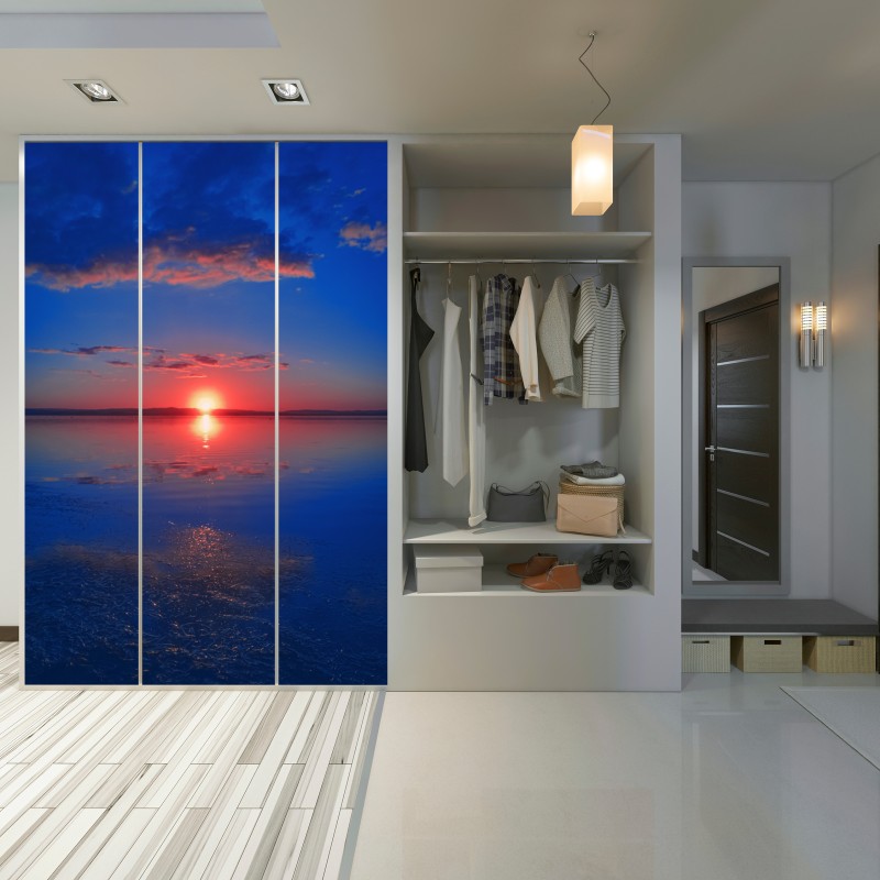 Naklejka na szafę zachód słońca nad spokojnym morzem z żywym odbiciem – Wallissimo® Naklejka na szafę zachód słońca nad spokojnym morzem z żywym odbiciem – Wallissimo®