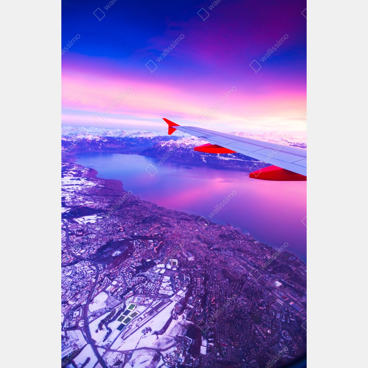 Naklejka na szafę panorama miasta nad jeziorem z lotu ptaka o zachodzie – Wallissimo® Naklejka na szafę panorama miasta nad jeziorem z lotu ptaka o zachodzie – Wallissimo®