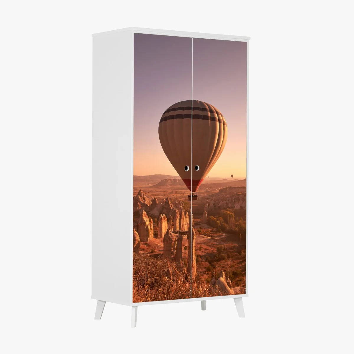 Naklejka na szafę balon nad Kapadocją o wschodzie słońca – Wallissimo® Naklejka na szafę balon nad Kapadocją o wschodzie słońca – Wallissimo®