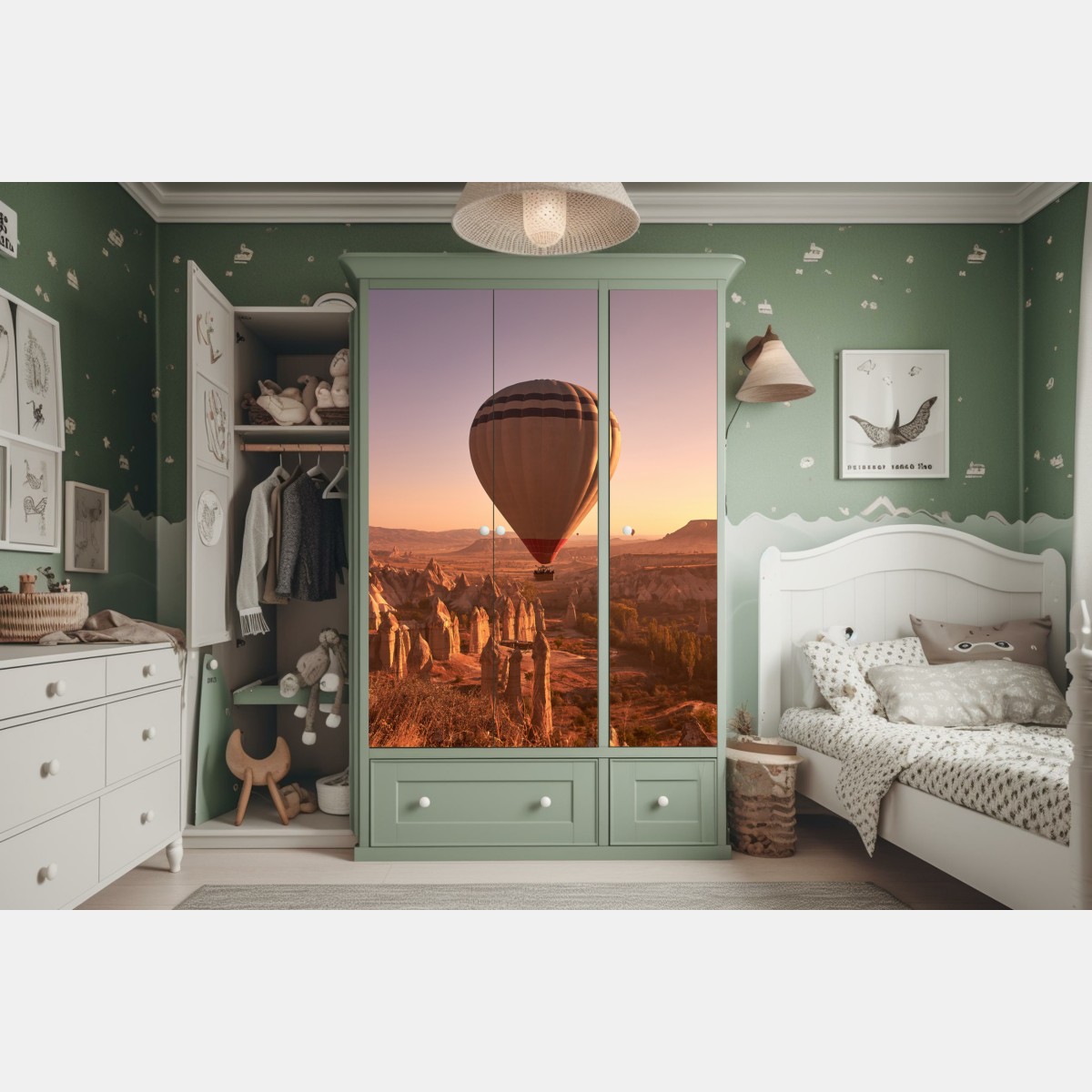 Naklejka na szafę balon nad Kapadocją o wschodzie słońca – Wallissimo® Naklejka na szafę balon nad Kapadocją o wschodzie słońca – Wallissimo®