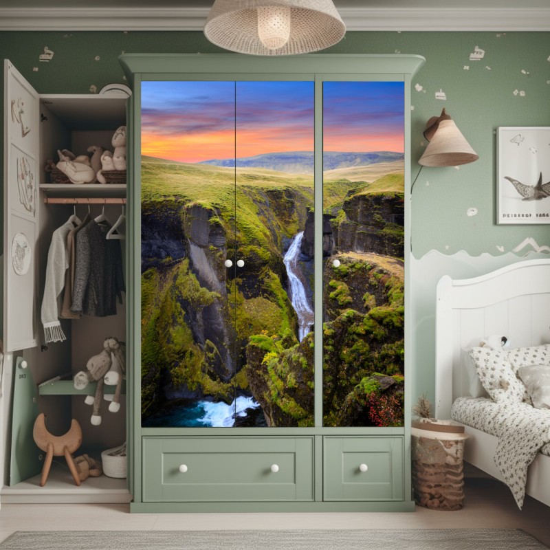 Naklejka na szafę wzór butelek piwa w stylu pop art na zielonym tle – Wallissimo®