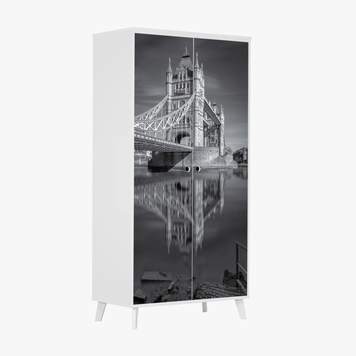 Naklejka na szafę Tower Bridge odbicie w odcieniach szarości – Wallissimo® Naklejka na szafę Tower Bridge odbicie w odcieniach szarości – Wallissimo®