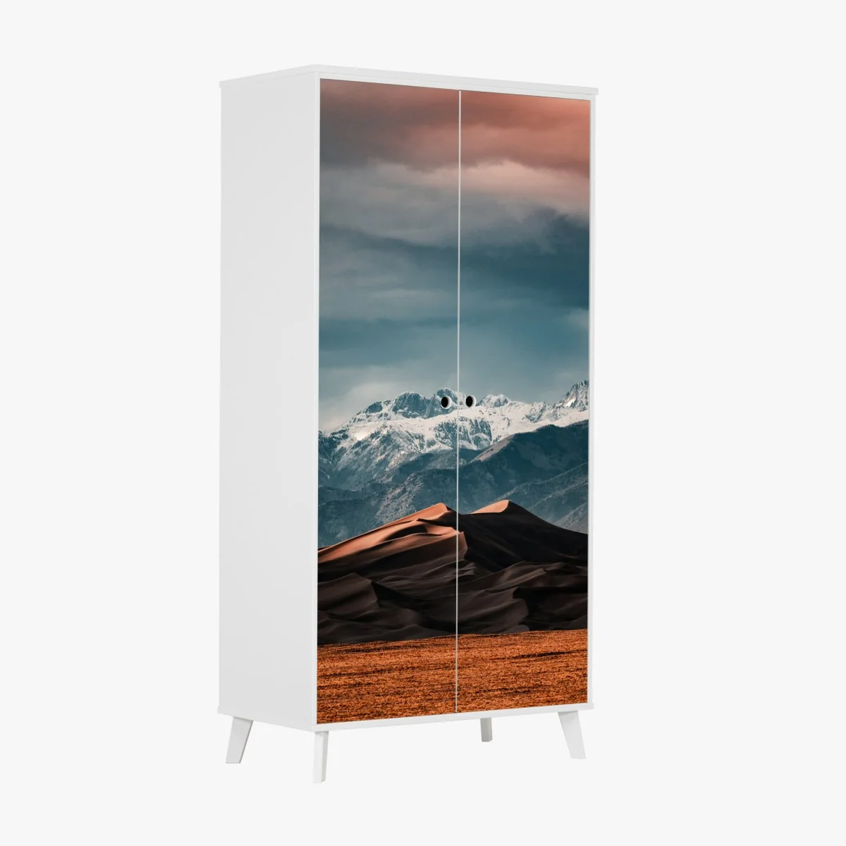 Naklejka na szafę wydmy pustyni pod zaśnieżonymi szczytami – Wallissimo® Naklejka na szafę wydmy pustyni pod zaśnieżonymi szczytami – Wallissimo®