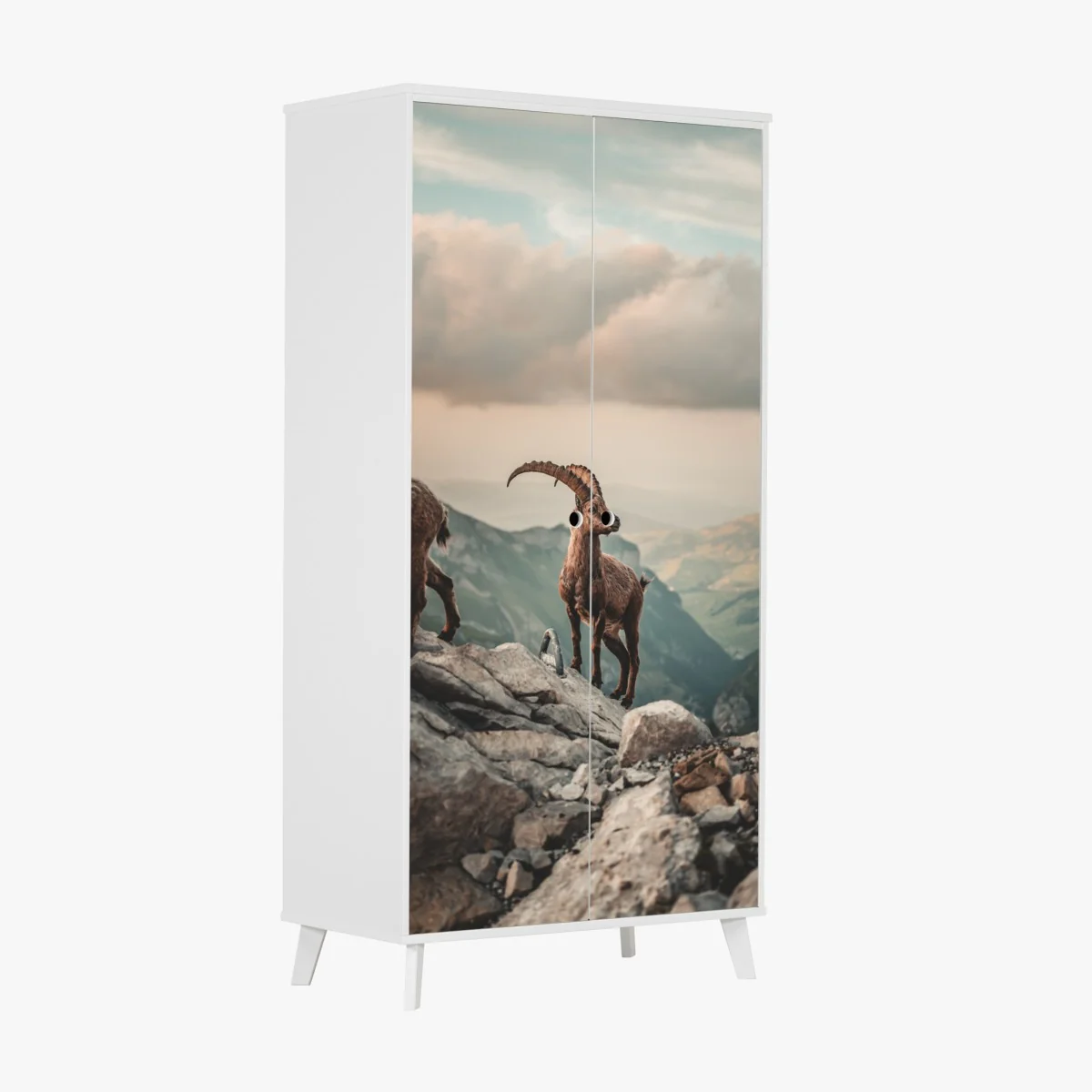 Naklejka na szafę kozica alpejska na skalistym grzbiecie – Wallissimo® Naklejka na szafę kozica alpejska na skalistym grzbiecie – Wallissimo®