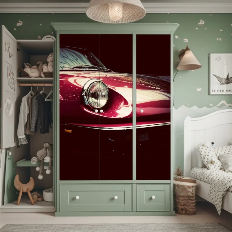 Naklejka na szafę zbliżenie klasycznego czerwonego samochodu sportowego – Wallissimo® Naklejka na szafę zbliżenie klasycznego czerwonego samochodu sportowego – Wallissimo®