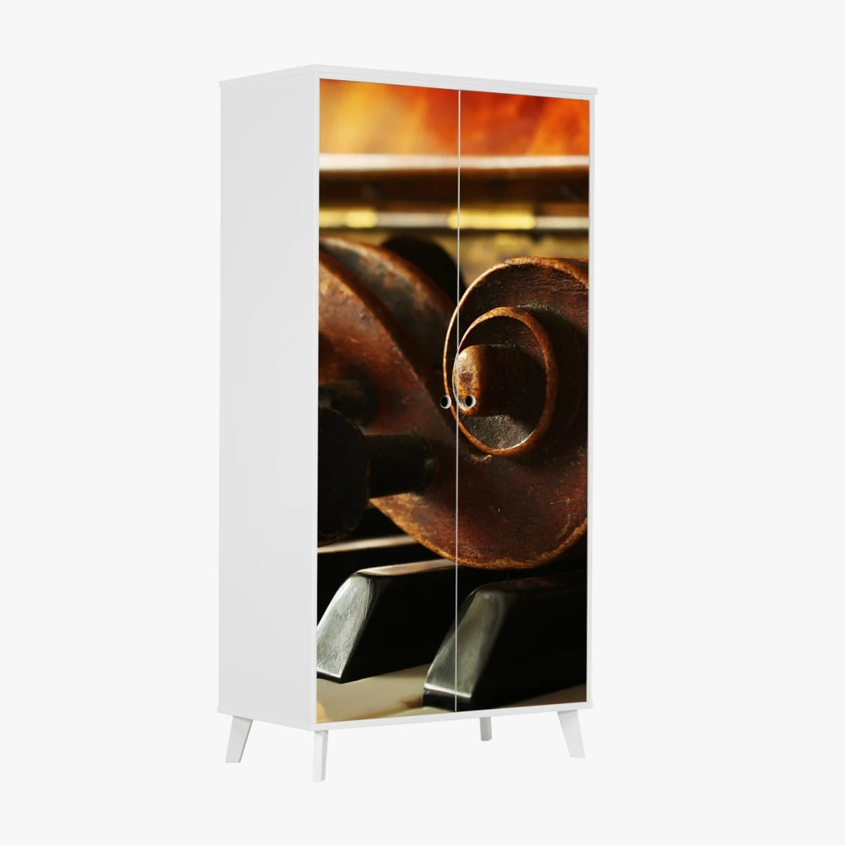 Naklejka na szafę zabytkowa główka skrzypiec na klawiszach fortepianu – Wallissimo® Naklejka na szafę zabytkowa główka skrzypiec na klawiszach fortepianu – Wallissimo®