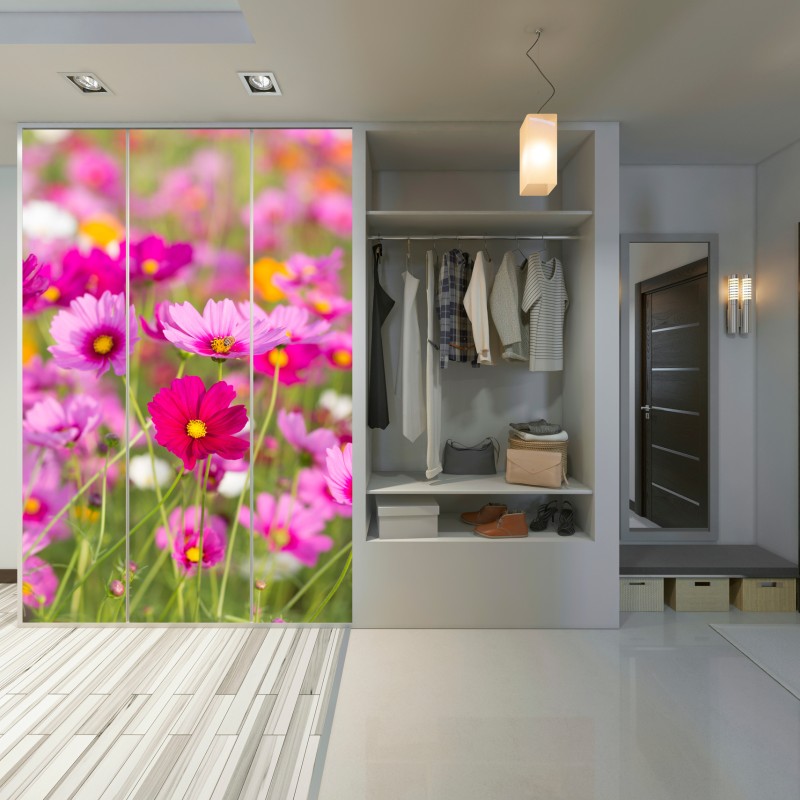 Naklejka na szafę różowa łąka kosmosów w rozkwicie – Wallissimo® Naklejka na szafę różowa łąka kosmosów w rozkwicie – Wallissimo®