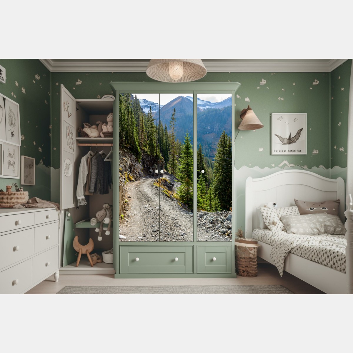 Naklejka na szafę górski szlak przez alpejski las – Wallissimo® Naklejka na szafę górski szlak przez alpejski las – Wallissimo®