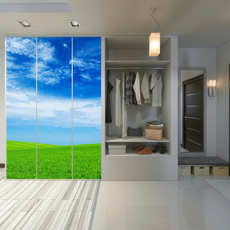 Naklejka na szafę zielona łąka pod błękitnym niebem – Wallissimo® Naklejka na szafę zielona łąka pod błękitnym niebem – Wallissimo®