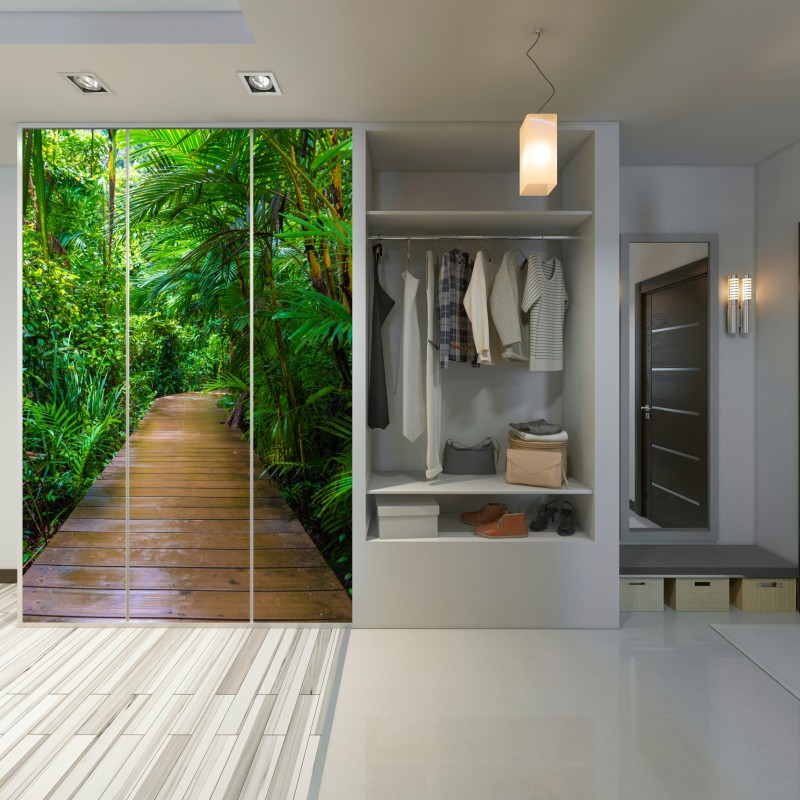 Naklejka na szafę mangrowa kładka w bujnej zielonej dżungli – Wallissimo® Naklejka na szafę mangrowa kładka w bujnej zielonej dżungli – Wallissimo®