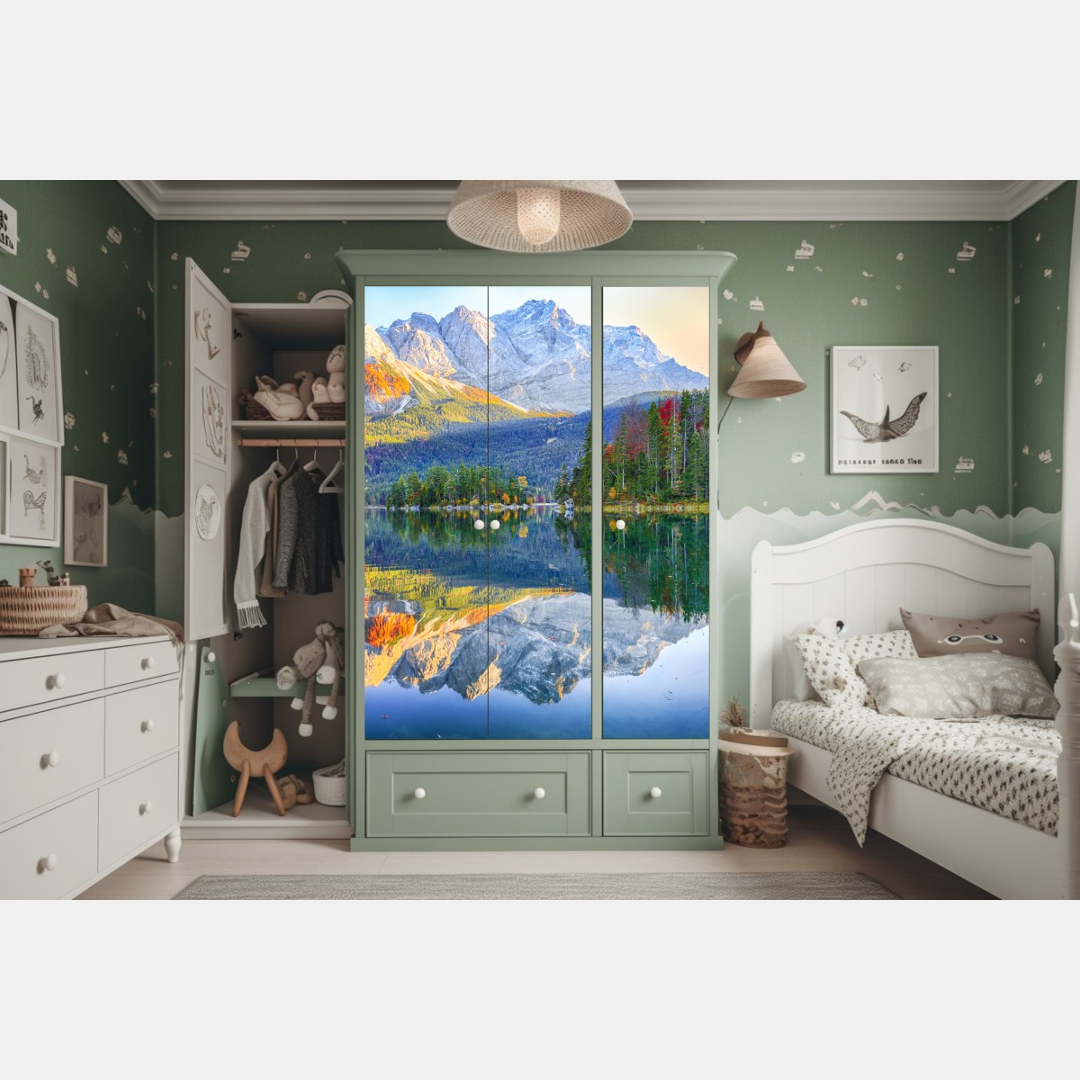 Naklejka na szafę jesienne odbicie na Eibsee przy Zugspitze – Wallissimo® Naklejka na szafę jesienne odbicie na Eibsee przy Zugspitze – Wallissimo®