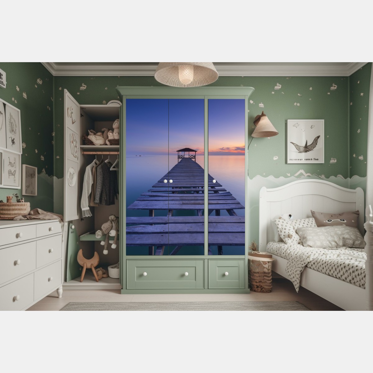 Naklejka na szafę spokojne drewniane molo o zachodzie słońca – Wallissimo® Naklejka na szafę spokojne drewniane molo o zachodzie słońca – Wallissimo®