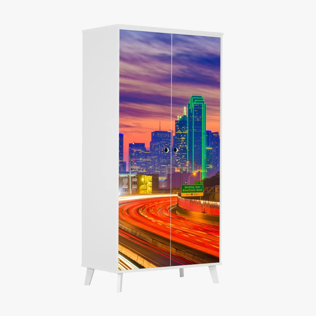 Naklejka na szafę panorama Dallas o zachodzie słońca z świetlnymi smugami autostrady – Wallissimo® Naklejka na szafę panorama Dallas o zachodzie słońca z świetlnymi smugami autostrady – Wallissimo®