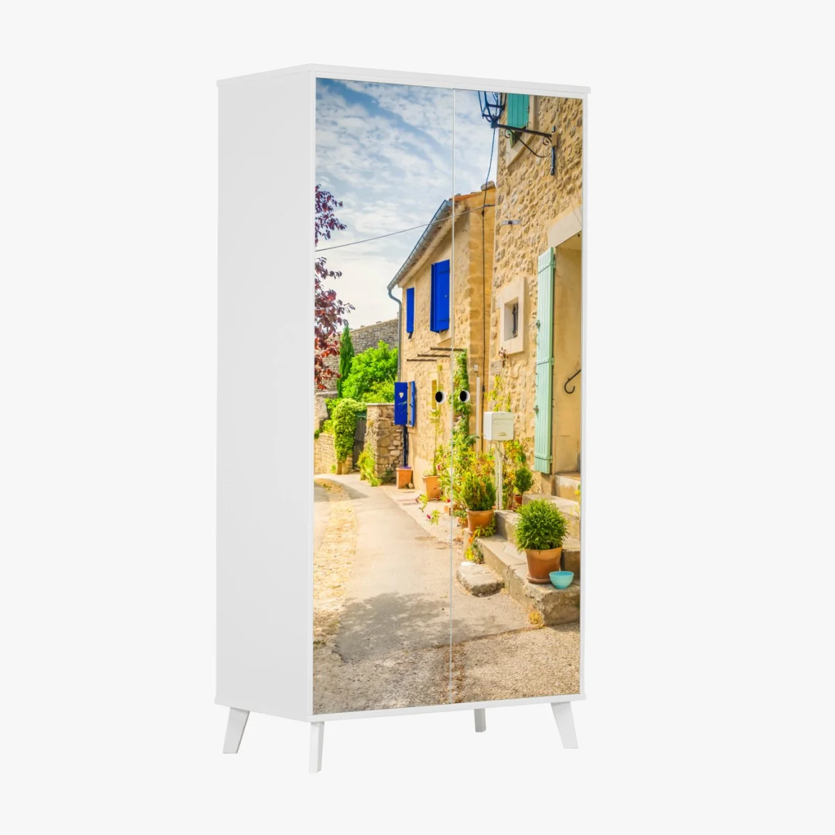 Naklejka na szafę słoneczna uliczka z kamiennymi domami i kolorowymi okiennicami – Wallissimo® Naklejka na szafę słoneczna uliczka z kamiennymi domami i kolorowymi okiennicami – Wallissimo®