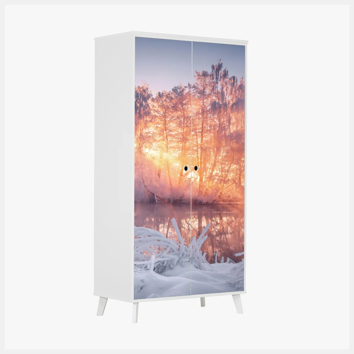 Naklejka na szafę zimowy wschód słońca nad zamarzniętą rzeką – Wallissimo® Naklejka na szafę zimowy wschód słońca nad zamarzniętą rzeką – Wallissimo®