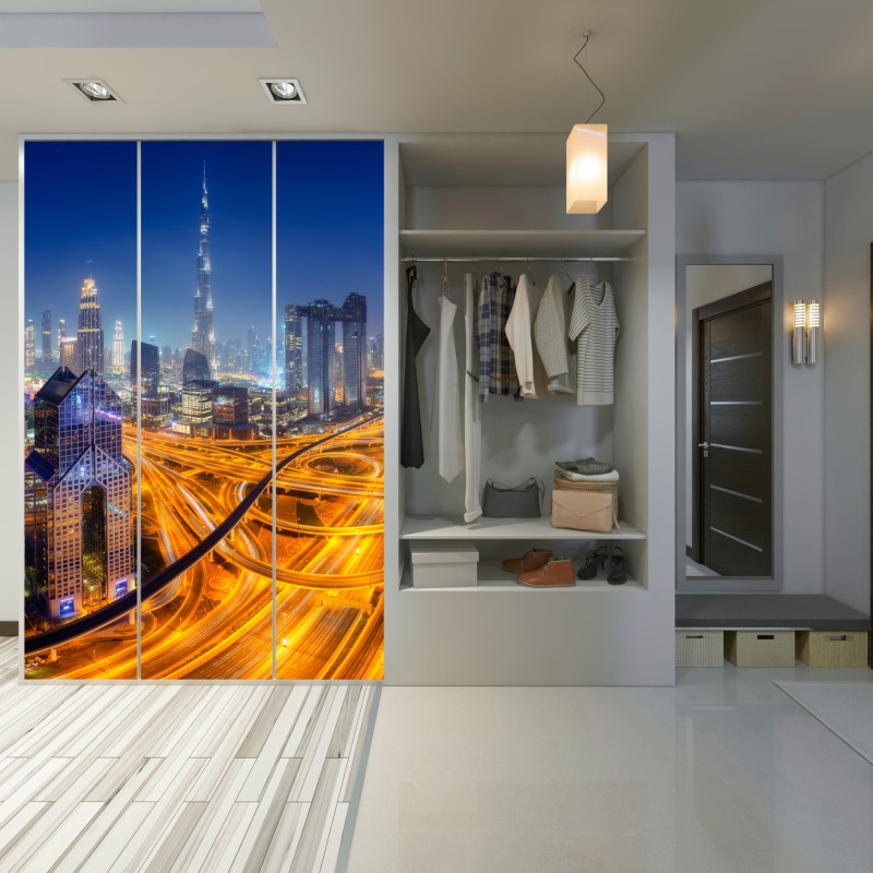 Naklejka na szafę panorama nocnego Dubaju – Wallissimo® Naklejka na szafę panorama nocnego Dubaju – Wallissimo®