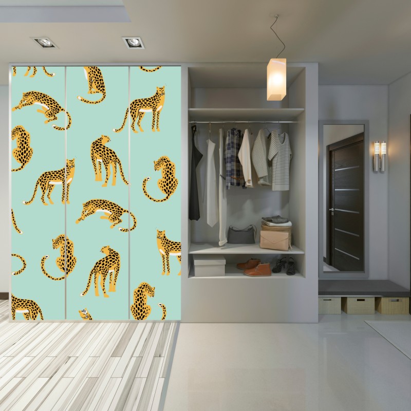 Naklejka na szafę zabawny wzór gepardów na turkusowym tle – Wallissimo® Naklejka na szafę zabawny wzór gepardów na turkusowym tle – Wallissimo®