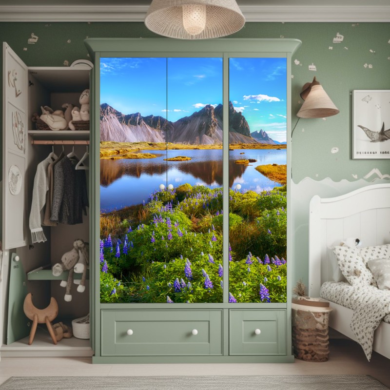 Naklejka na szafę słoneczna uliczka wioski śródziemnomorskiej – Wallissimo®