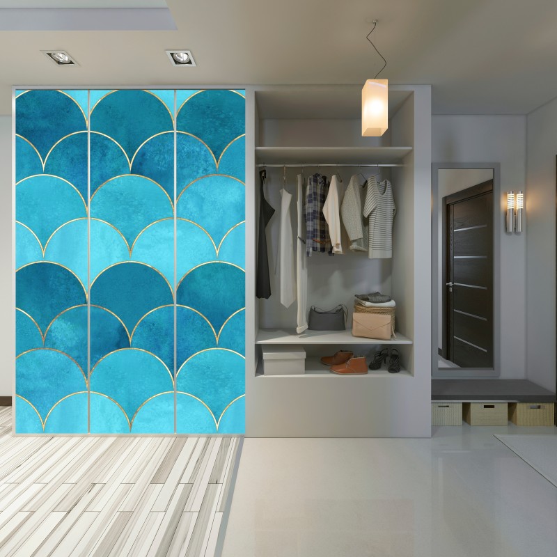 Naklejka na szafę turkusowy wzór łusek z złotymi detalami – Wallissimo® Naklejka na szafę turkusowy wzór łusek z złotymi detalami – Wallissimo®