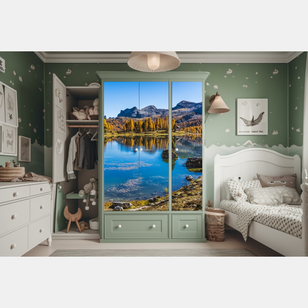 Naklejka na szafę jesienne alpejskie jezioro z odbiciami gór – Wallissimo® Naklejka na szafę jesienne alpejskie jezioro z odbiciami gór – Wallissimo®