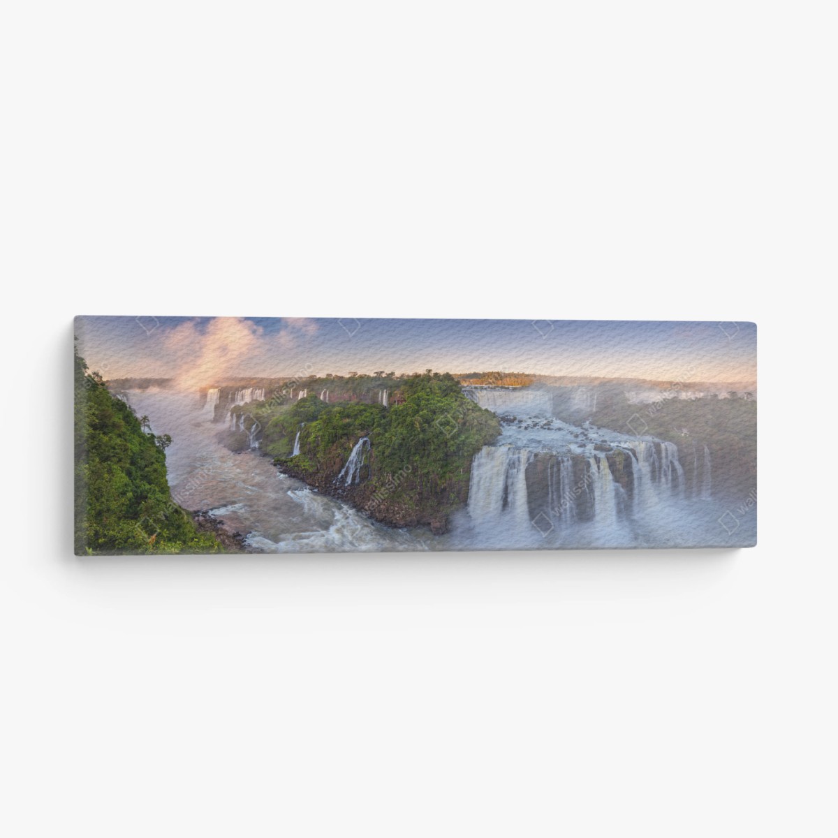 Obraz na płótnie mglista panorama wodospadów w bujnym lesie – Wallissimo®