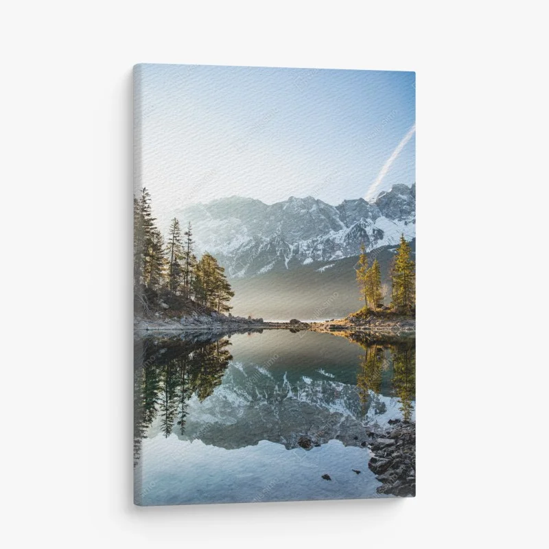 Obraz na płótnie odbicie górskie na jeziorze o poranku