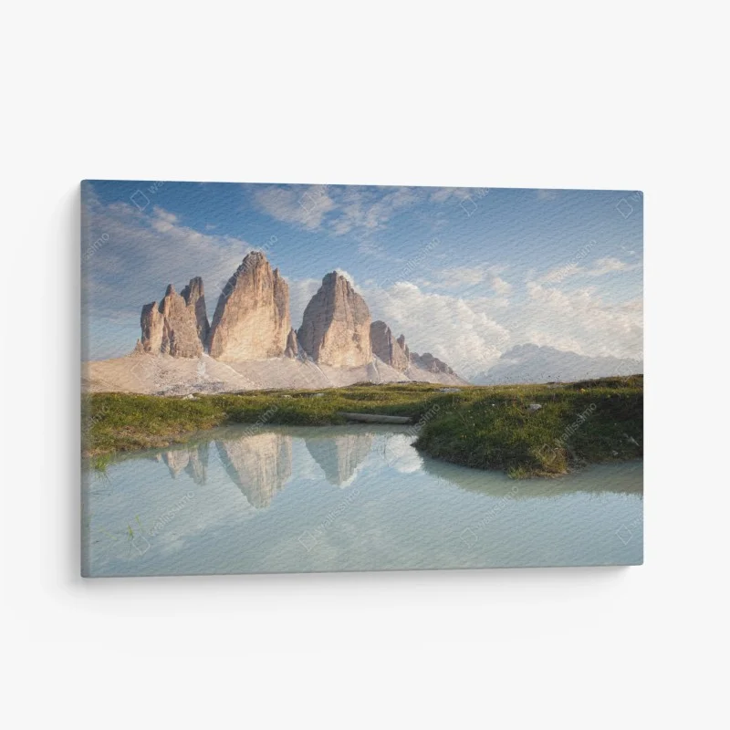 Obraz na płótnie słoneczne alpejskie szczyty odbite w spokojnym jeziorze