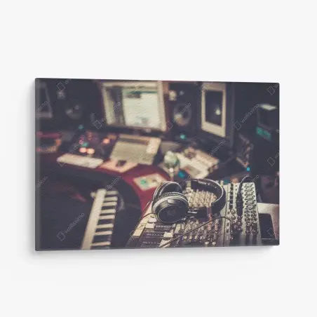 Obraz na płótnie vintageowe studio nagraniowe przy konsoli mikserskiej – Wallissimo®