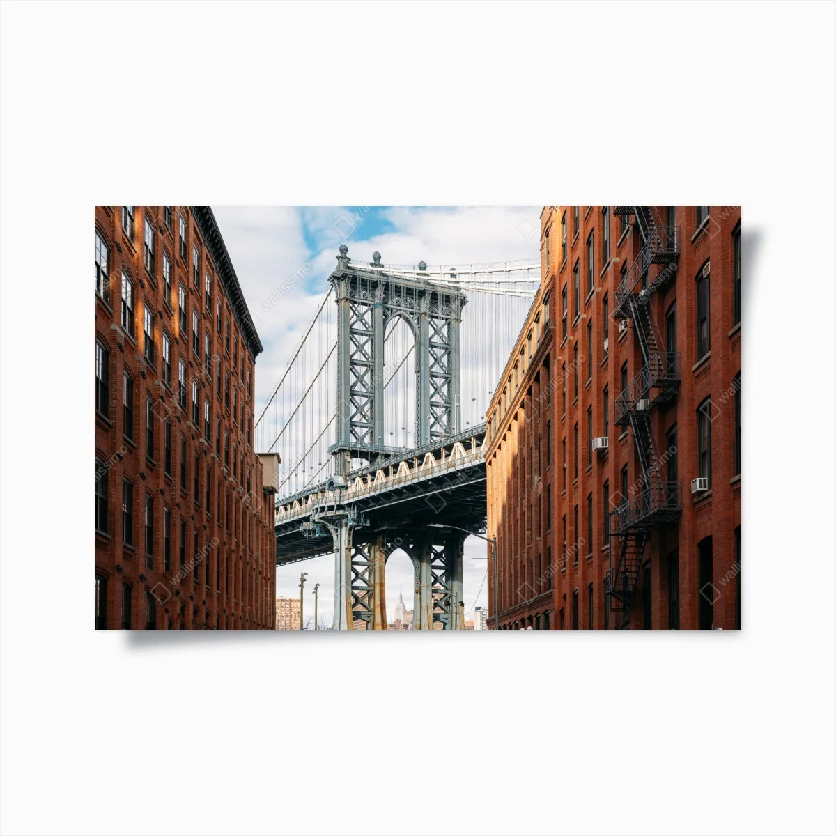 Plakat Brooklyn widok mostu między ceglanymi budynkami – Wallissimo® Plakat Brooklyn widok mostu między ceglanymi budynkami – Wallissimo®