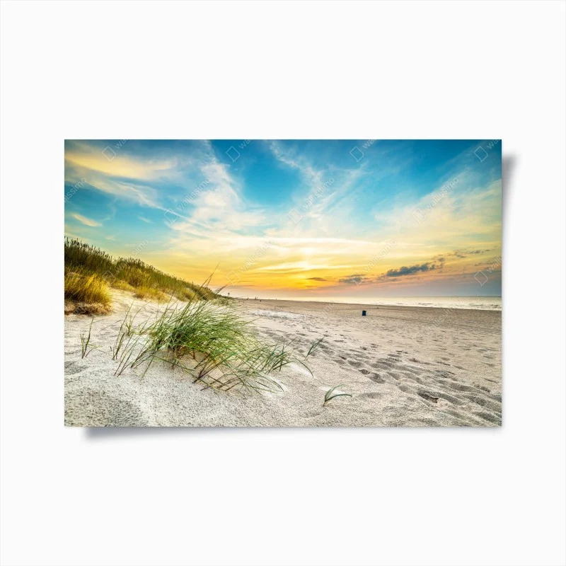 Plakat zachód słońca nad spokojnymi wydmami