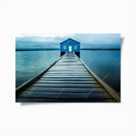 Plakat niebieski domek na końcu pomostu – Wallissimo®
