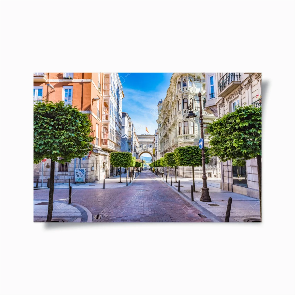 Plakat Santander ulica miejska z zabytkowym łukiem – Wallissimo® Plakat Santander ulica miejska z zabytkowym łukiem – Wallissimo®