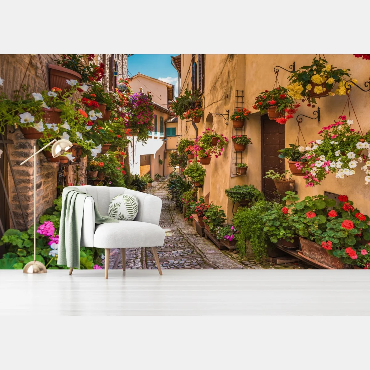 Fototapeta słoneczna kwiatowa alejka w Umbrii – Wallissimo® Fototapeta słoneczna kwiatowa alejka w Umbrii – Wallissimo®